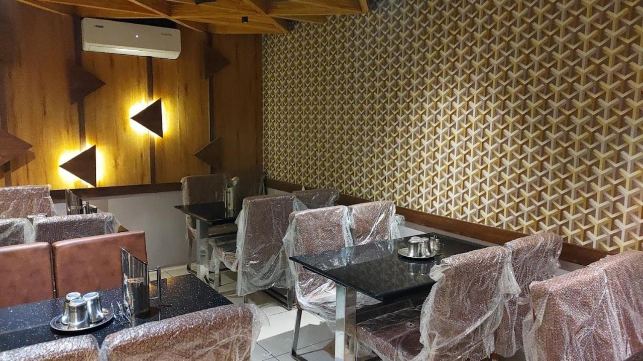 Sri Aadhish Grand Hotel Arantāngi Zewnętrze zdjęcie